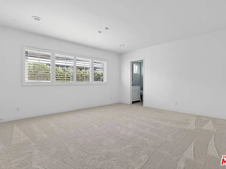 4186 Regal Oak Dr — Photo 31