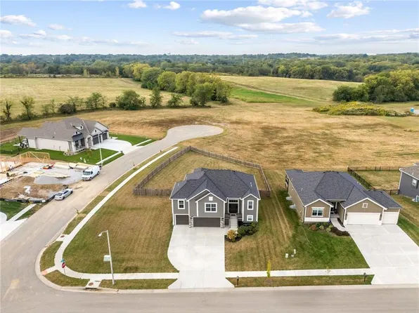 1325 NE 122nd St, Kansas City, MO 64165