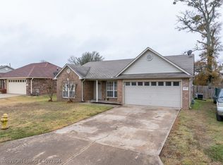 608 S 38th St, Van Buren, AR 72956