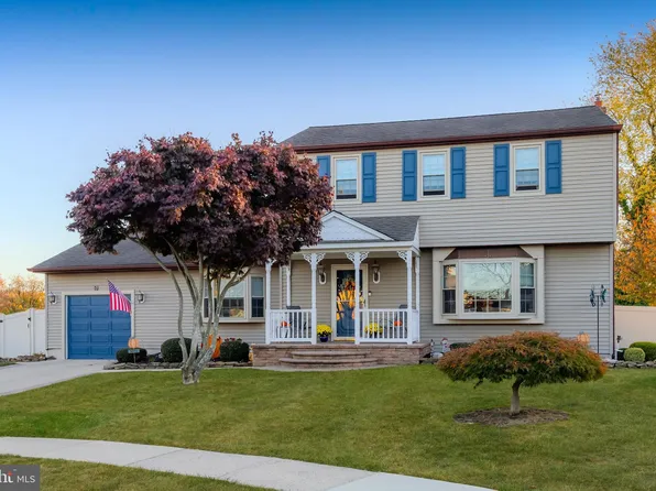 9 S Betsy Ct, Glendora, NJ 08029