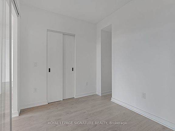 5th image of 36 Zorra St #907