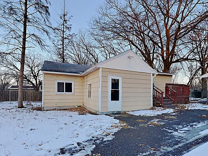 10631 Dogwood St NW — Photo 2