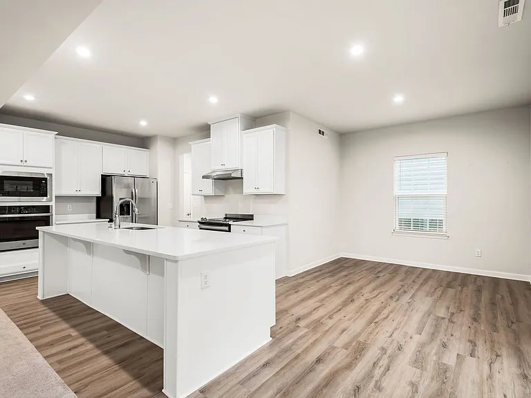 815 Dean Dr — Photo 17