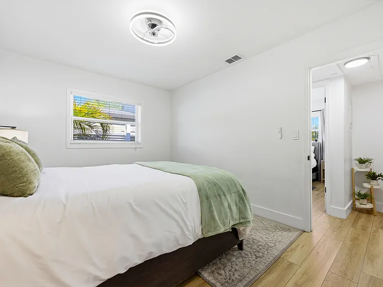 4310 W Carmen St — Photo 32