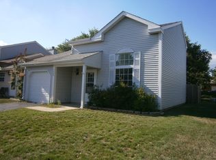 700 Brittany Ln, Island Lake, IL 60042