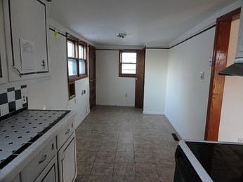 2nd image of 936 N Denver St