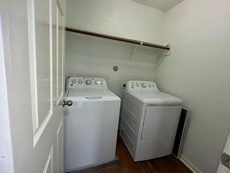 2623 Hunters Side Trl — Photo 33