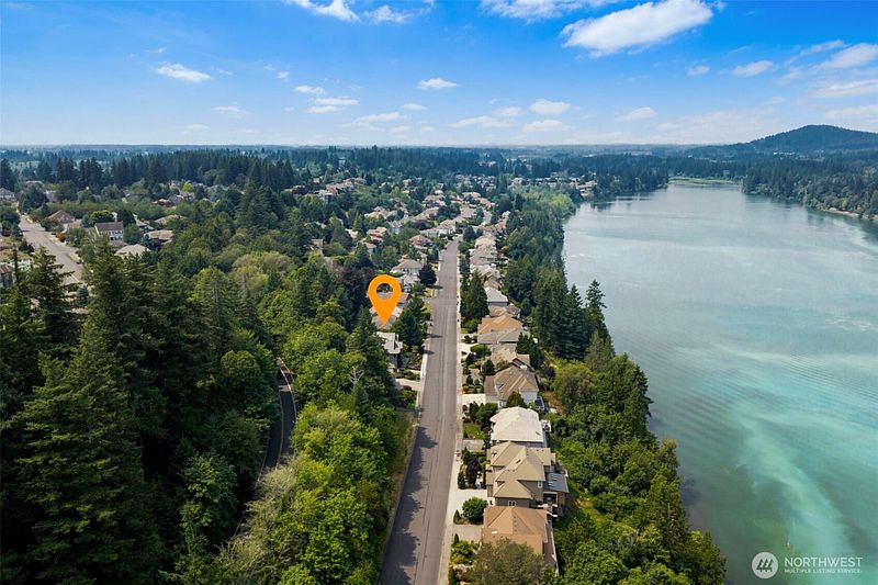 2nd image of 1520 NW Lacamas Drive