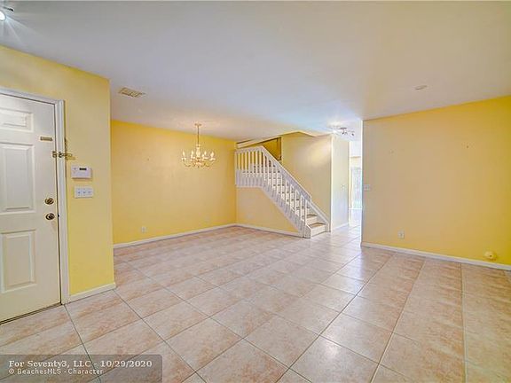 4th image of 10108 Royal Palm Blvd