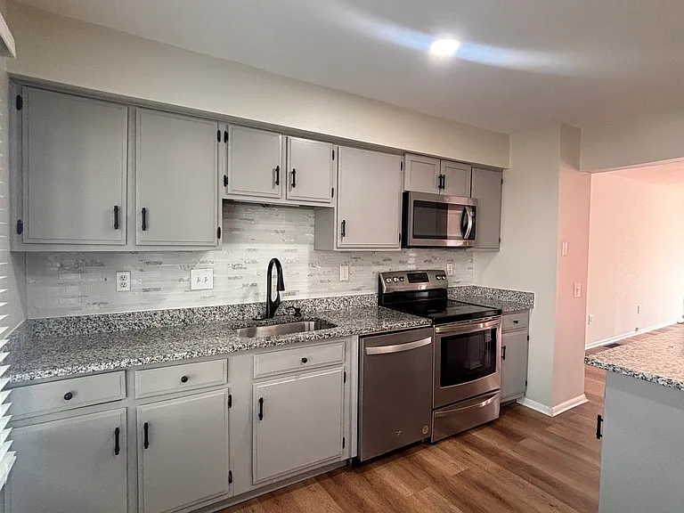 18529 Eagles Roost Dr — Photo 4