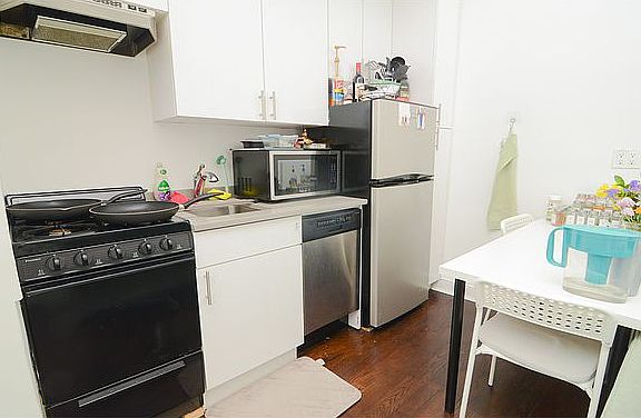 2nd image of 104 Lexington Ave #2B