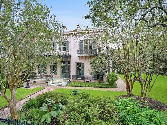3rd image of 2520 Prytania St