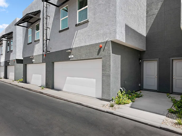 Townhomes at Sunnyside — Photo 27