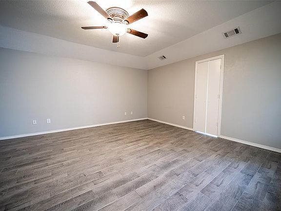 2nd image of 2026 W Shore Dr