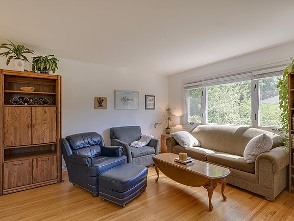 5th image of 2114 Grand Ave S