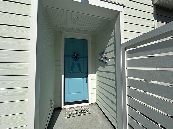3rd image of 187 Seaplane Dr