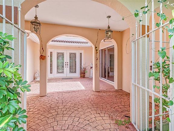 2nd image of 3915 Sabal Springs Blvd