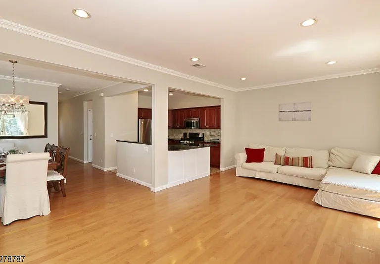 64 Park Ave — Photo 9