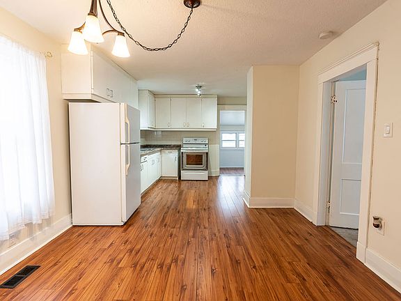 4th image of 102 Homan St