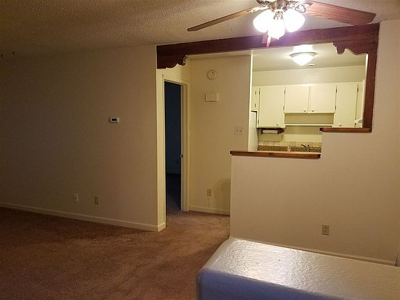 2nd image of 159 Calle Ojo Feliz Unit P