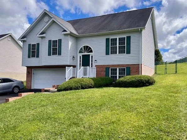 138 Murray Cir, Bluefield, VA 24605