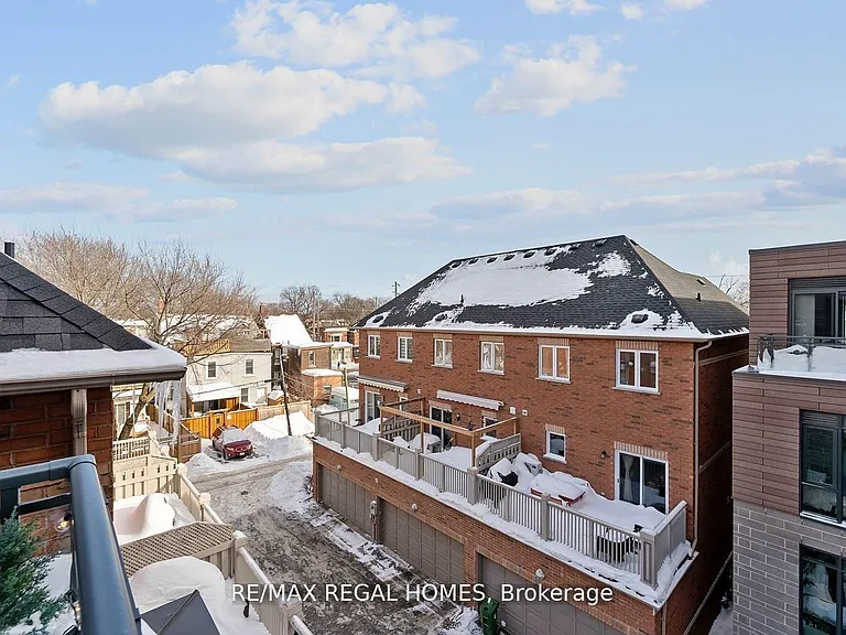 1238 Dundas St E #Townhouse 110 — Photo 32