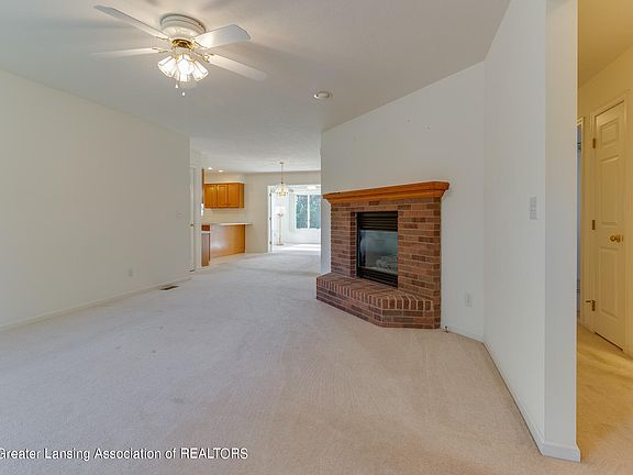 5th image of 1230 Harrington Ln