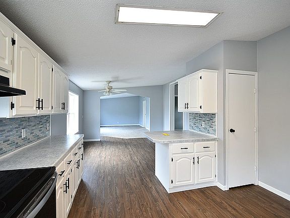 3rd image of 106 Jefferson Dr #46
