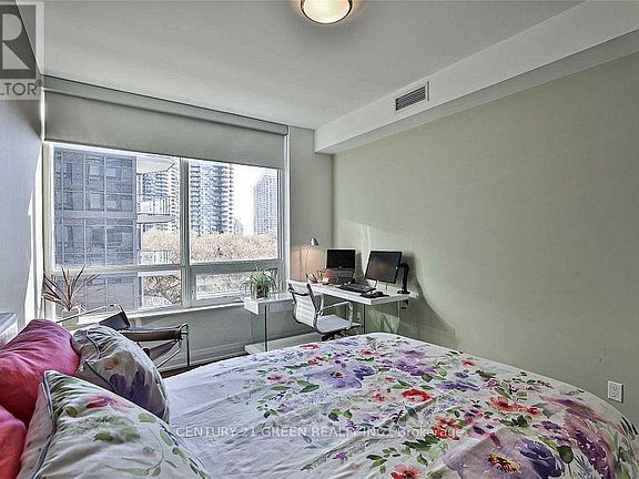 5th image of 36 Park Lawn Rd #303