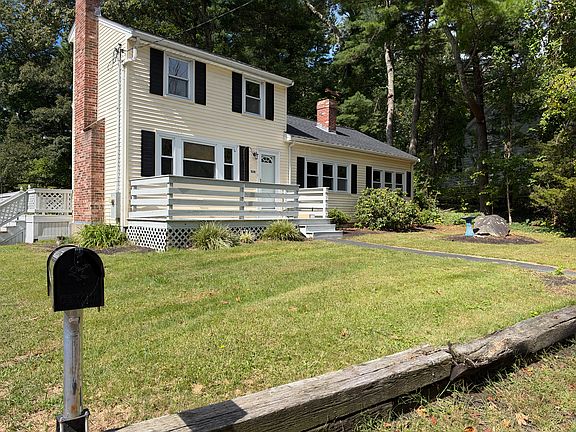 2nd image of 528 Elm Rd