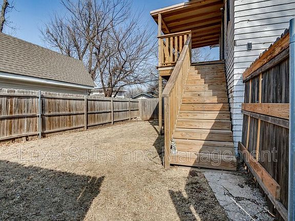 4th image of 119 NW 27th St