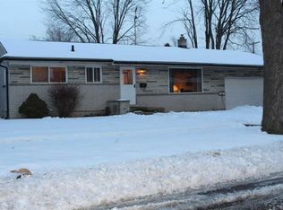 27842 Santa Ana Dr, Warren, MI 48093