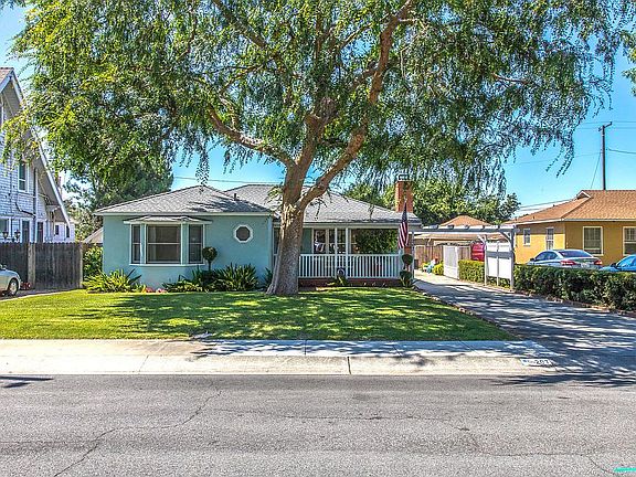 3rd image of 207 W Bonnie Brae Ct