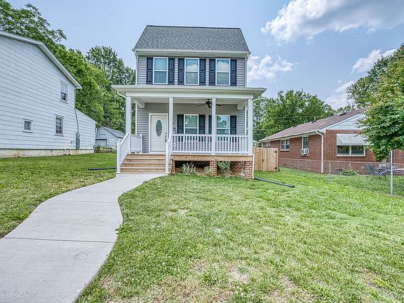 2nd image of 1311 1/2 Ashley St