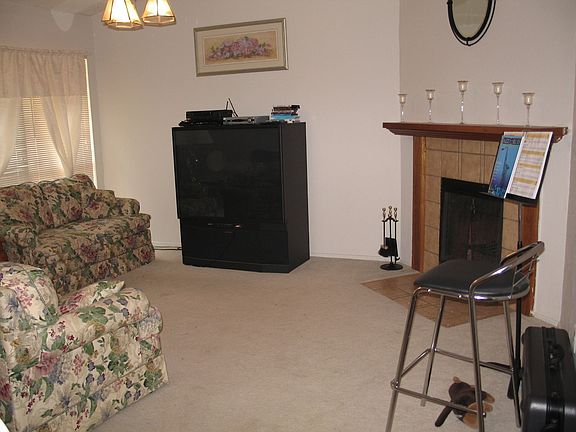4th image of 410 Dollins St