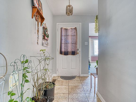 4th image of 189 Hincks St