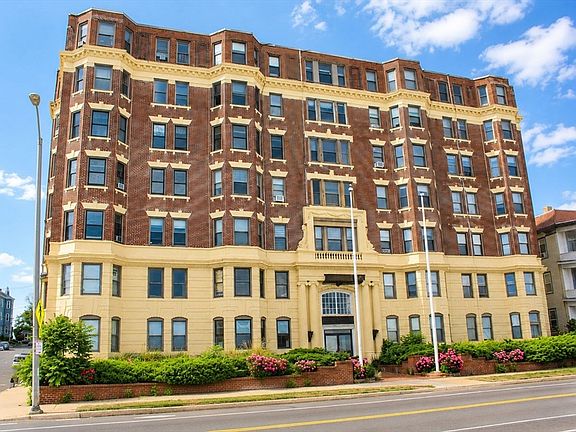 2nd image of 285 Lynn Shore Dr APT 101