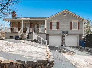 1220 N Davis Rd, Independence, MO 64056