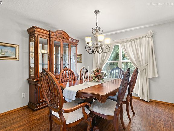 5th image of 348 SE 21st Pl