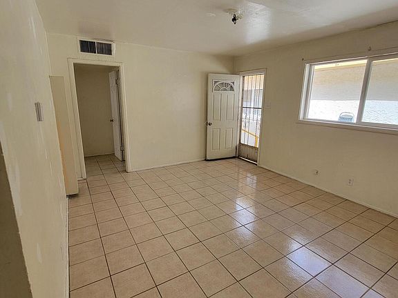 3rd image of 3901 Harrison Ave #10