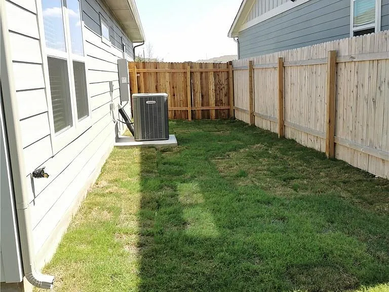 10504 Alemoor Dr — Photo 18