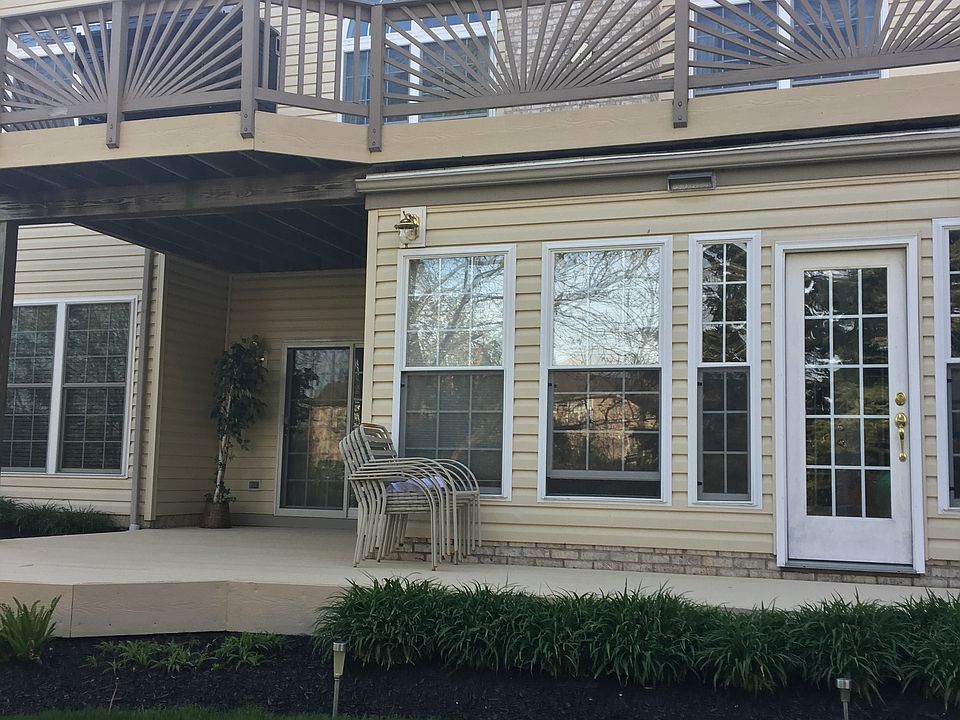 1st image of 150 Cambridge Dr