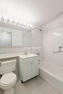 Rented by Mirador Real Estate | media 25