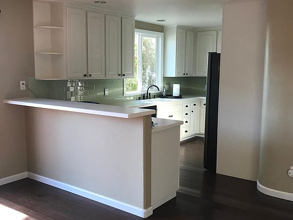 4th image of 3220 38th St