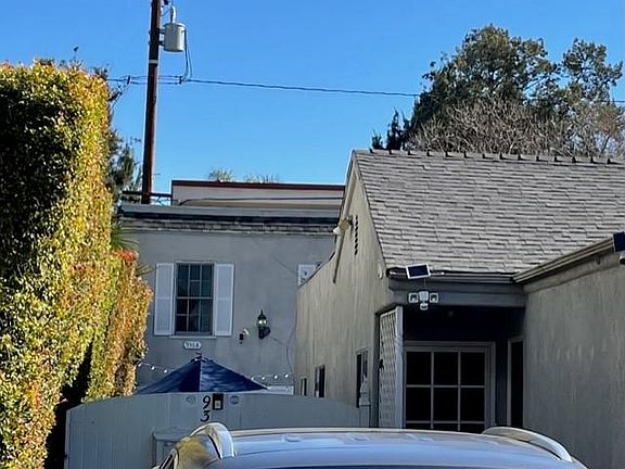 2nd image of 936 N La Jolla Ave #1/2