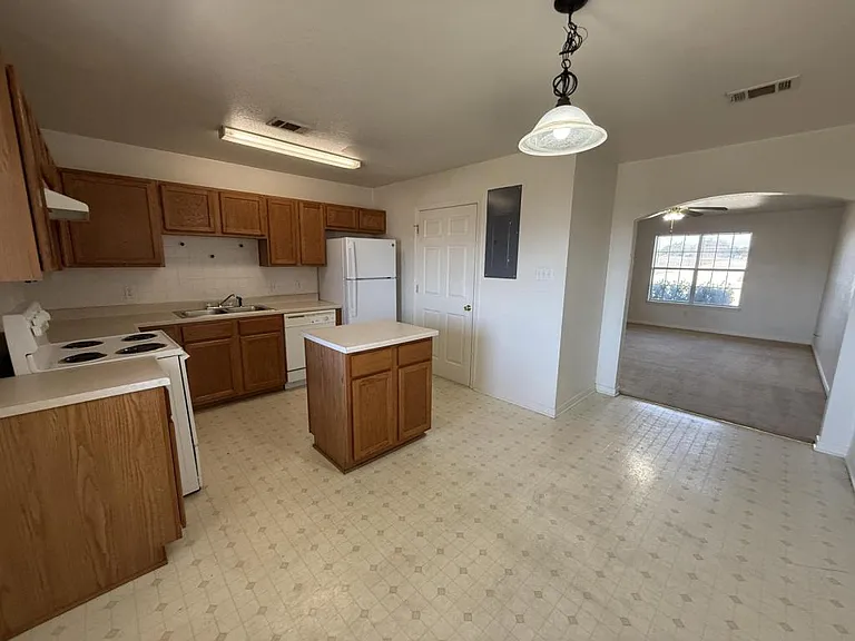 705 S Amy Ln #B — Photo 8