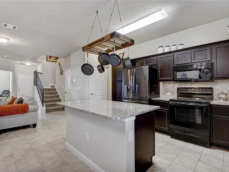 412 Crater Lake Dr #412 — Photo 5