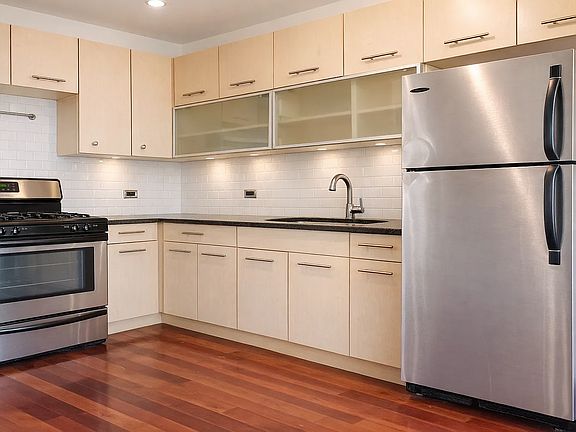 3rd image of 51 Eldert St #400