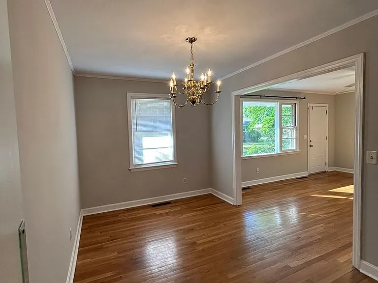523 Colonial Dr — Photo 42