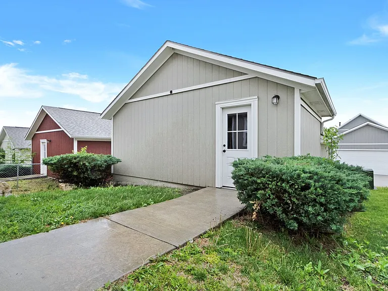 2621 Valentine Ln — Photo 26
